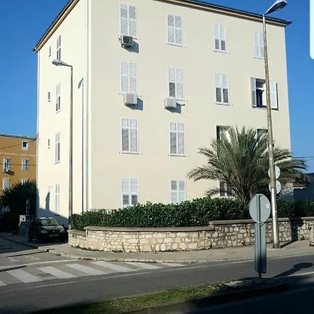 Luxury Laura Appartement *